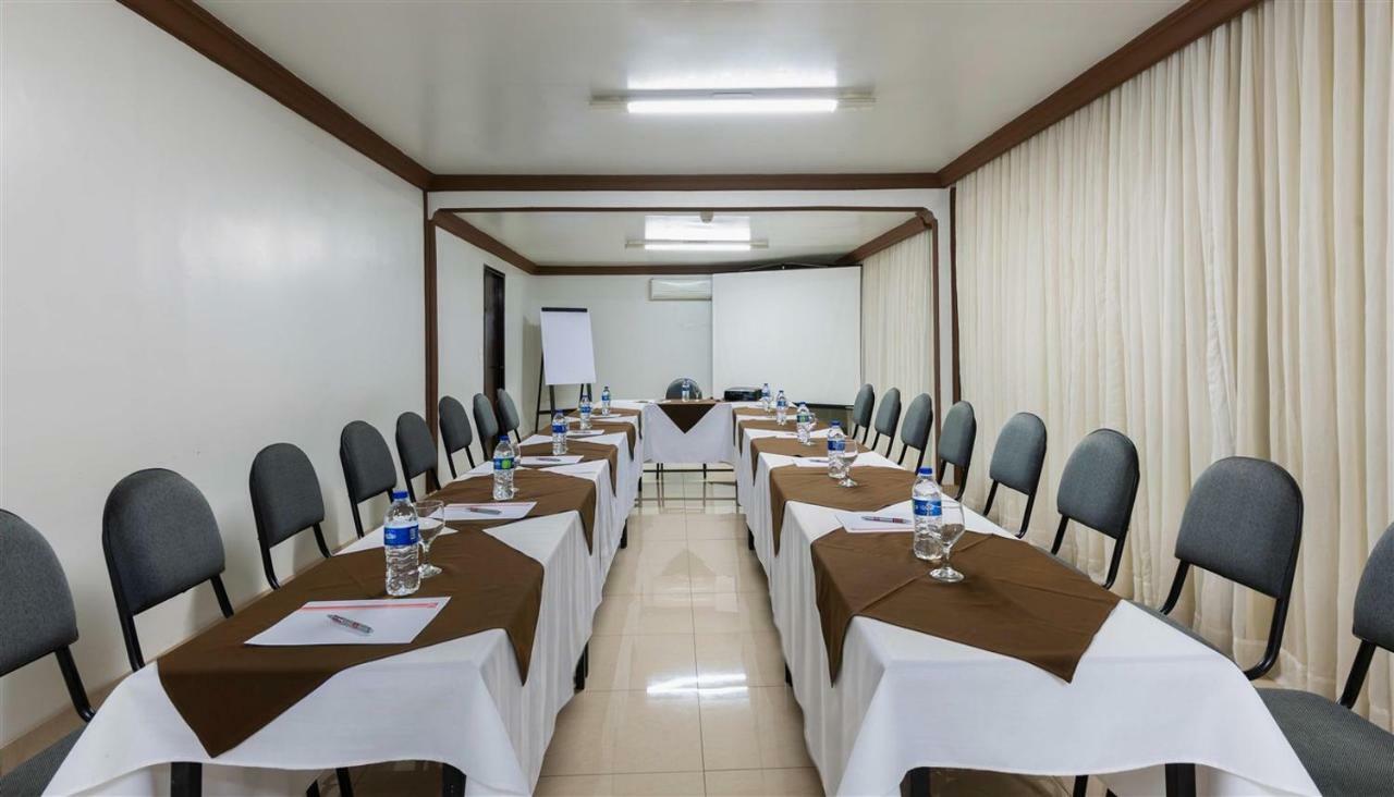 Hotel 365 Cuiabá Esterno foto
